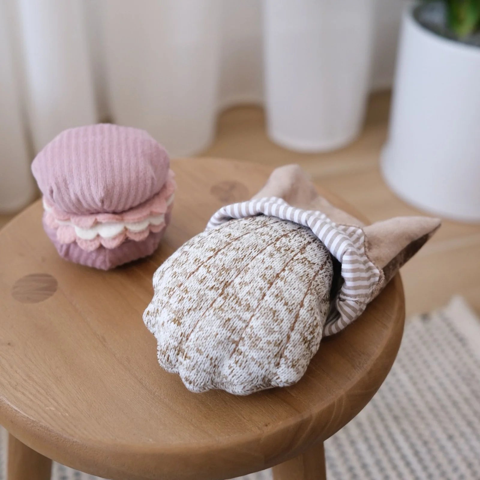 Пошукова іграшка PETITE TWO lambwolf collective