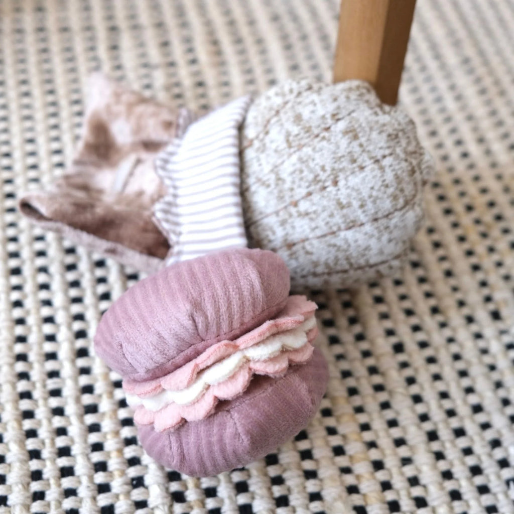 Пошукова іграшка PETITE TWO lambwolf collective