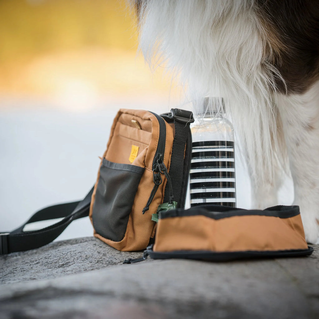 Сумка для прогулянок, пляшки та аксесуарів Hydration Shoulder Bag Wood Brown Mix Woolly Wolf