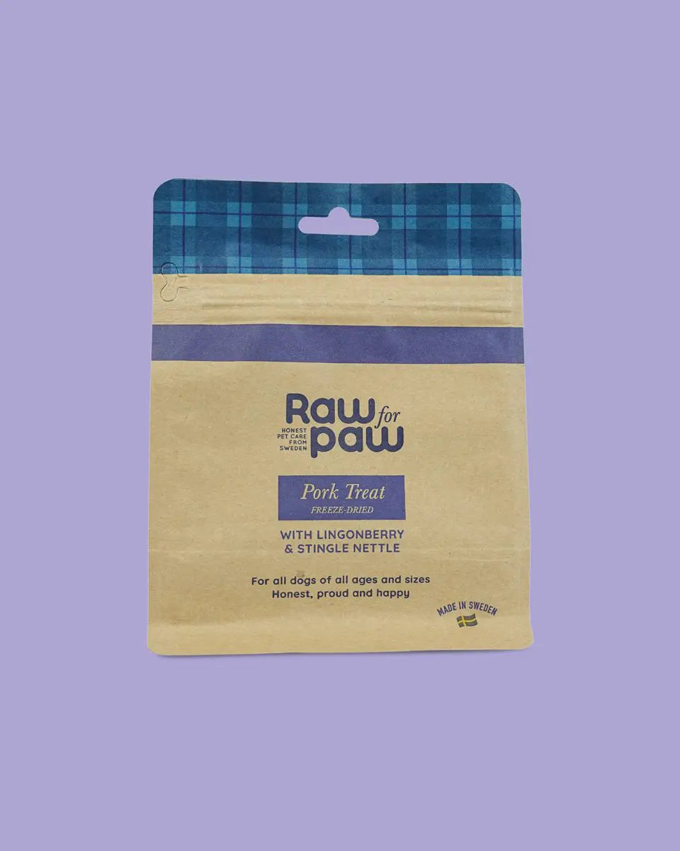 Сублімовані смаколики зі свинини, брусниці та кропиви Freeze-Dried Raw for Paw 50 г